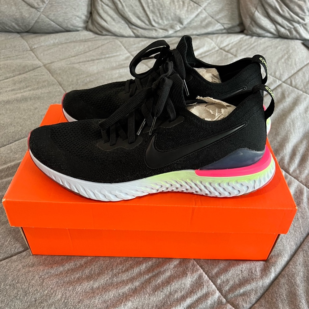 Nike Epic React Flyknit 2 Black Sapphire Hyper Pink Mens Size 10 Running Shoes